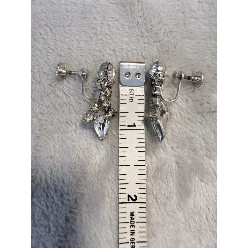 Vintage Rhinestone Dangle Screw Back Earrings Clear Crystal‎ Silver Tone